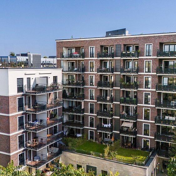 Recording of high-rise residential buildings at Hanielpark