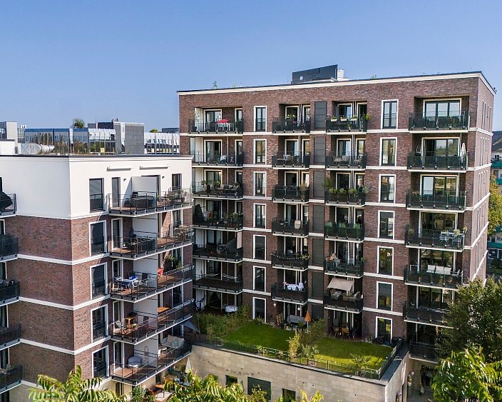 Recording of high-rise residential buildings at Hanielpark
